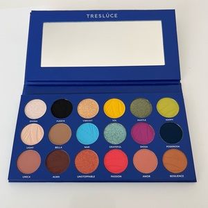 ❤️Tresluce Beauty I Am Eyeshadow Palette (New and Unused)